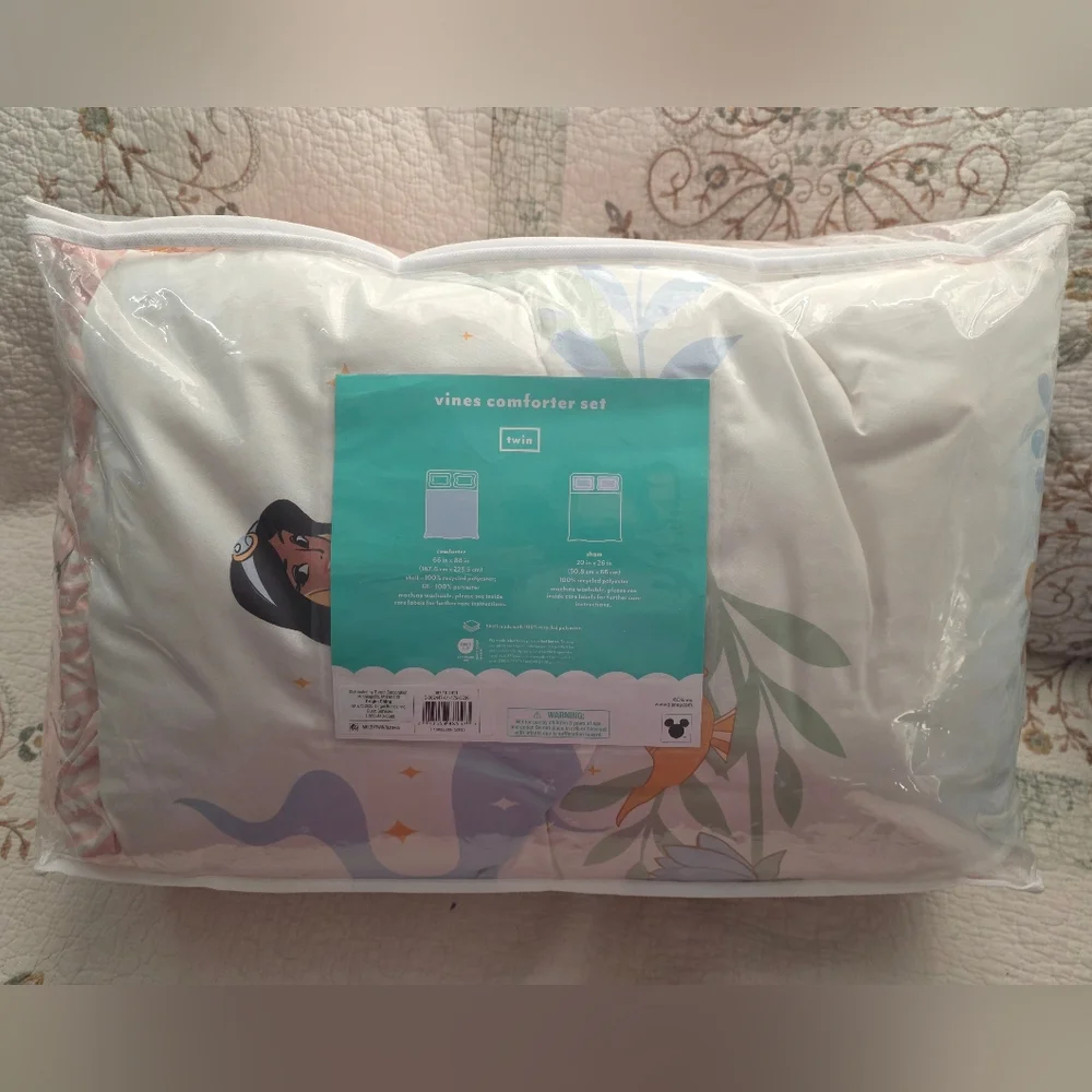 2pc Twin Princess Vine Kids' Comforter-The Disney Collection by Pillowfort
